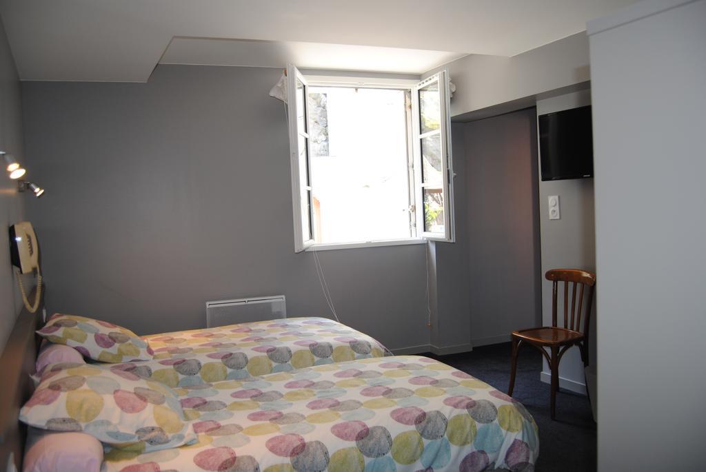 Hotel Logis Castel De Mirambel 3*