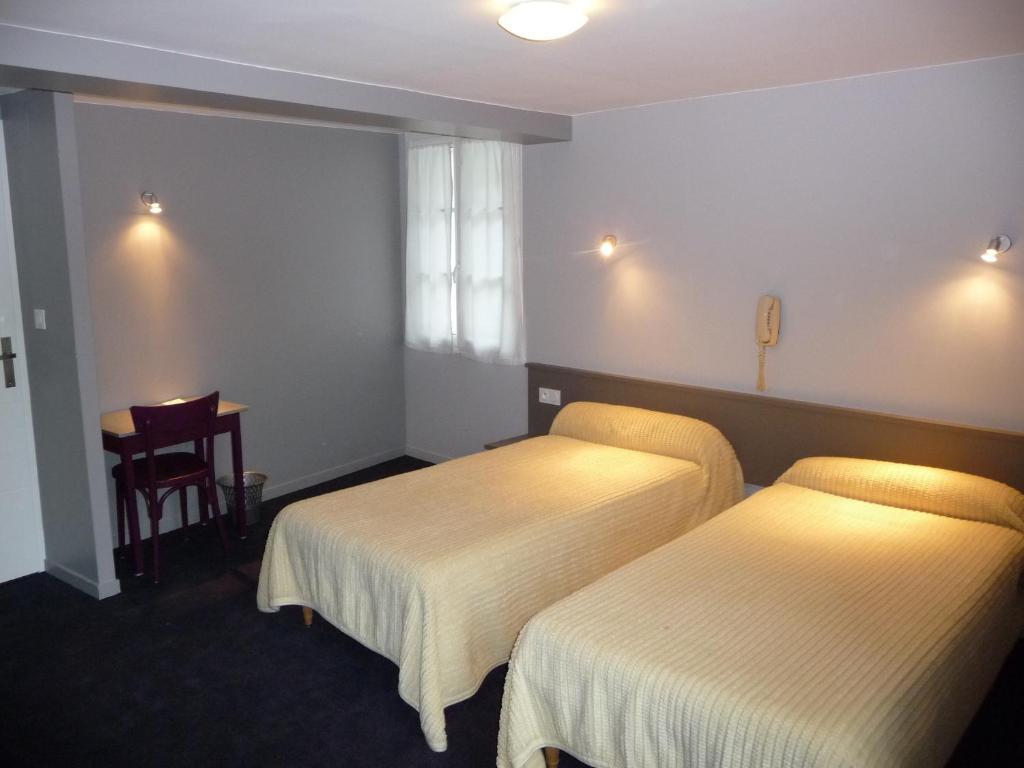 Logis Castel De Mirambel Hotel