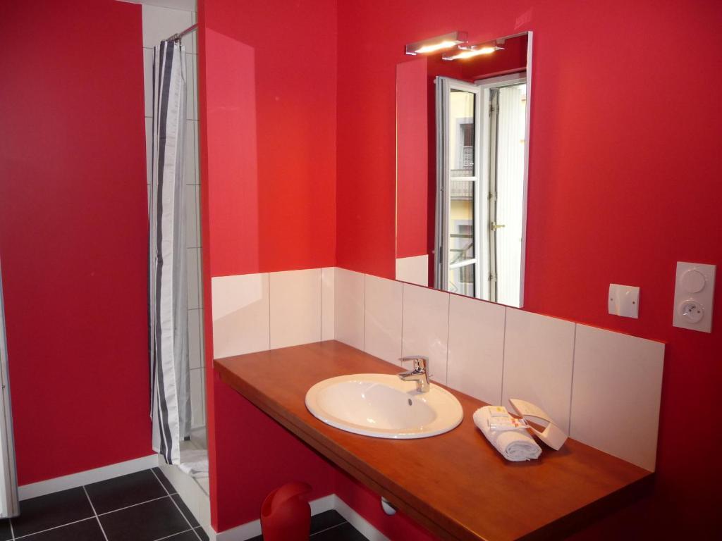 Logis Castel De Mirambel Hotel Lourdes