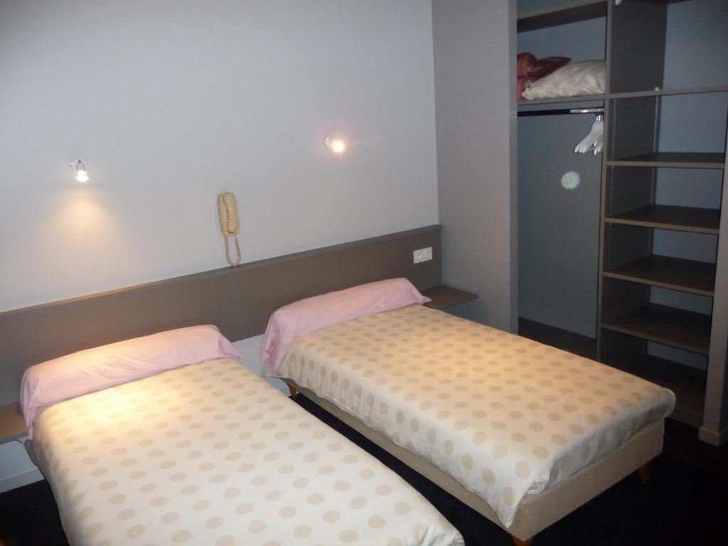 Hotel Logis Castel De Mirambel 3*
