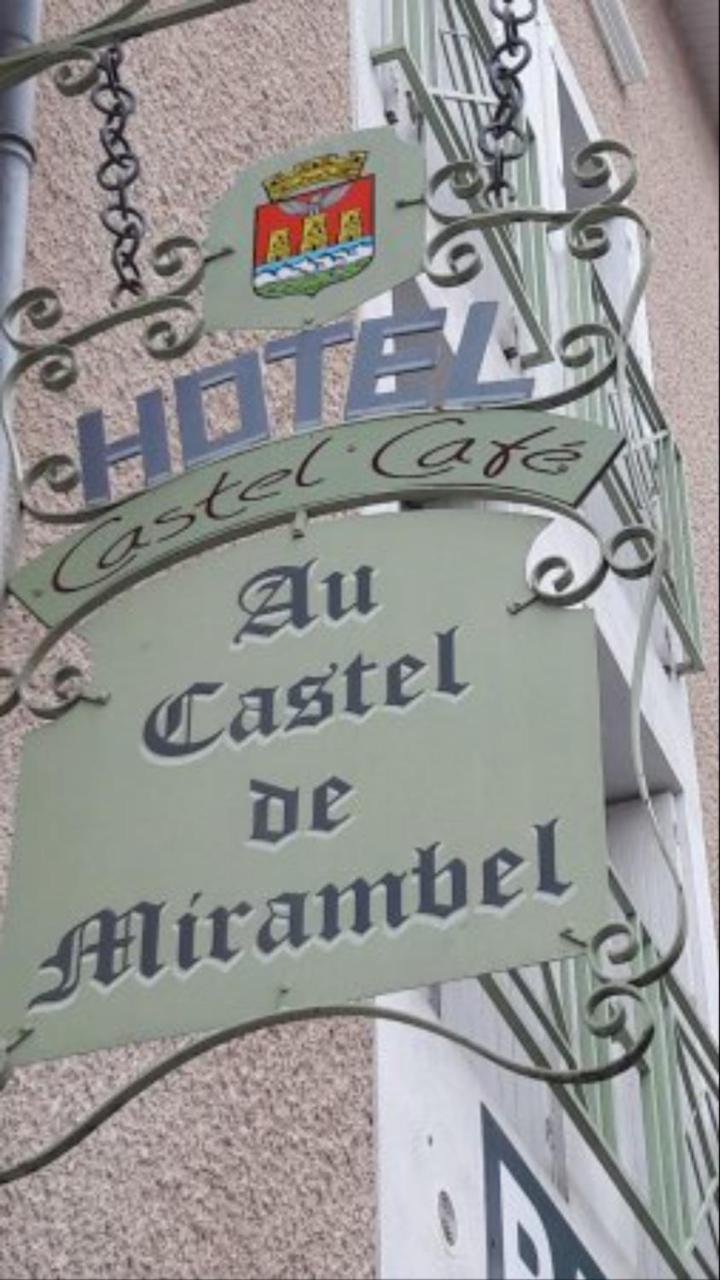Logis Castel De Mirambel 3*